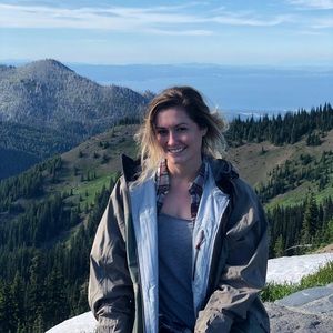 Meet your Posher, Emily